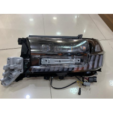Передні фари 2016-2026 (Bugatti) для Toyota Land Cruiser 200 рр
