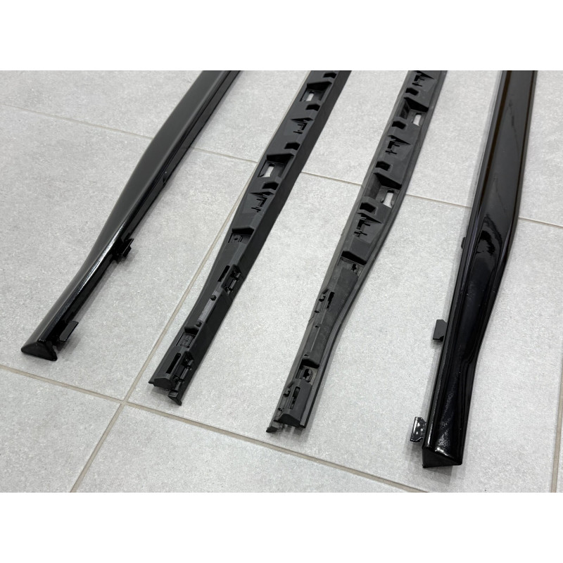 Леза на пороги R-Line для Volkswagen Golf 8 2021-