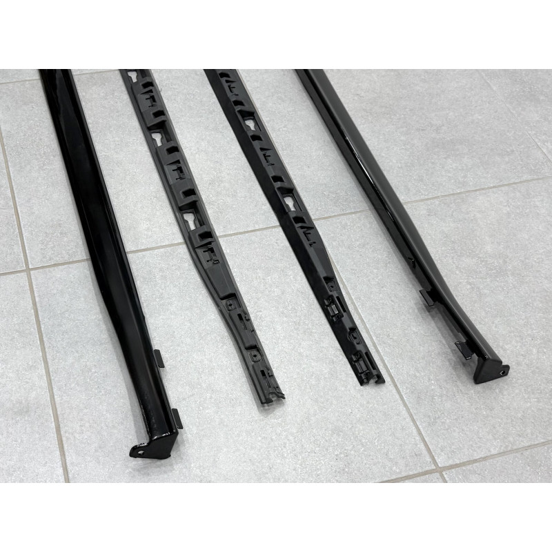 Леза на пороги R-Line для Volkswagen Golf 8 2021-