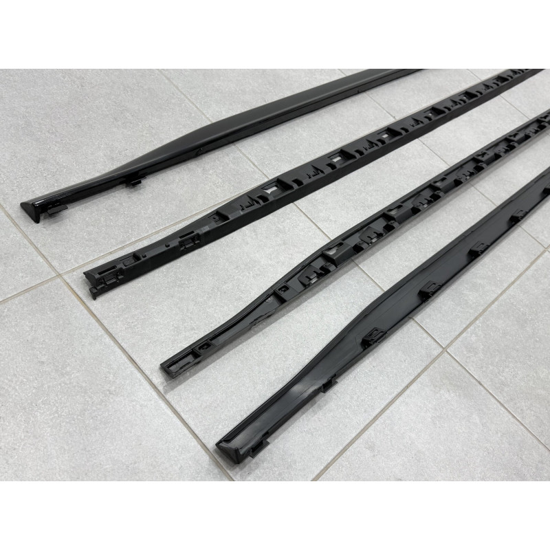Леза на пороги R-Line для Volkswagen Golf 8 2021-