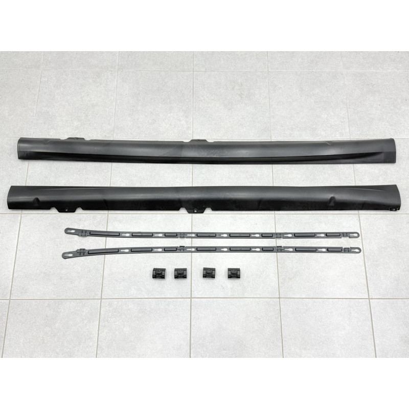 Накладки на пороги R20 для Volkswagen Golf 6 2008-2013