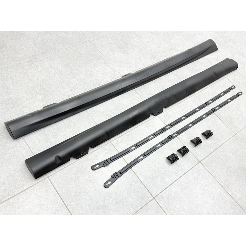 Накладки на пороги R20 для Volkswagen Golf 6 2008-2013