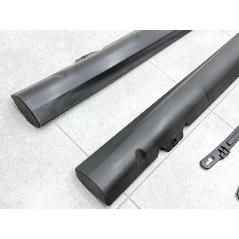 Накладки на пороги R20 для Volkswagen Golf 6 2008-2013