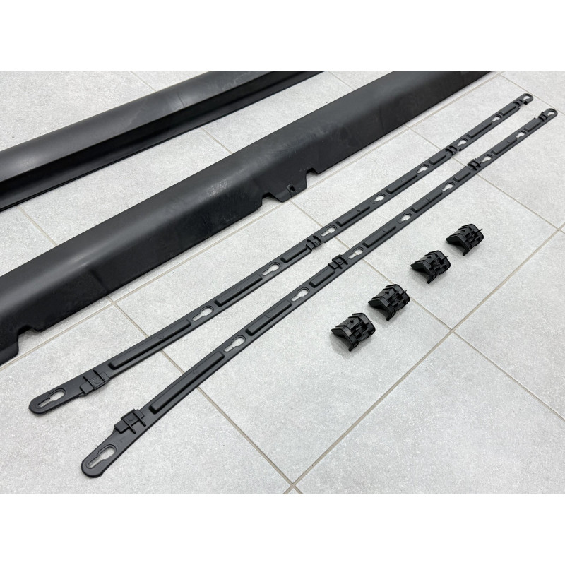 Накладки на пороги R20 для Volkswagen Golf 6 2008-2013