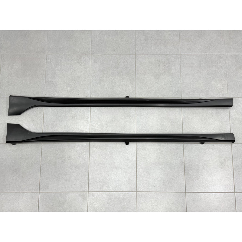 Накладки на пороги R-Line для Volkswagen Golf 8 2021-