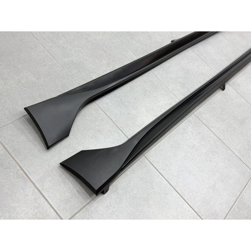 Накладки на пороги R-Line для Volkswagen Golf 8 2021-