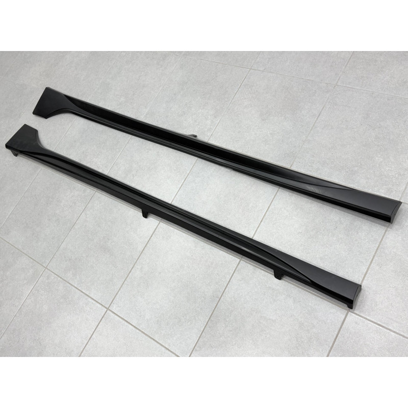 Накладки на пороги R-Line для Volkswagen Golf 8 2021-