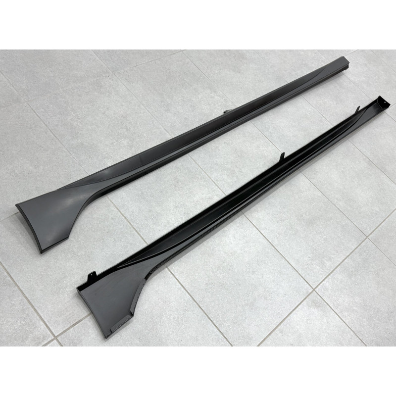 Накладки на пороги R-Line для Volkswagen Golf 8 2021-