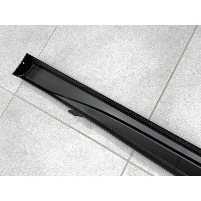 Накладки на пороги R-Line для Volkswagen Golf 8 2021-