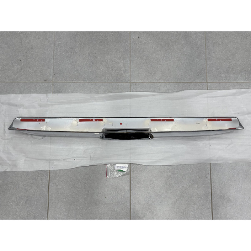 Хром накладка на задні двері FJ Cruiser 2006-2022