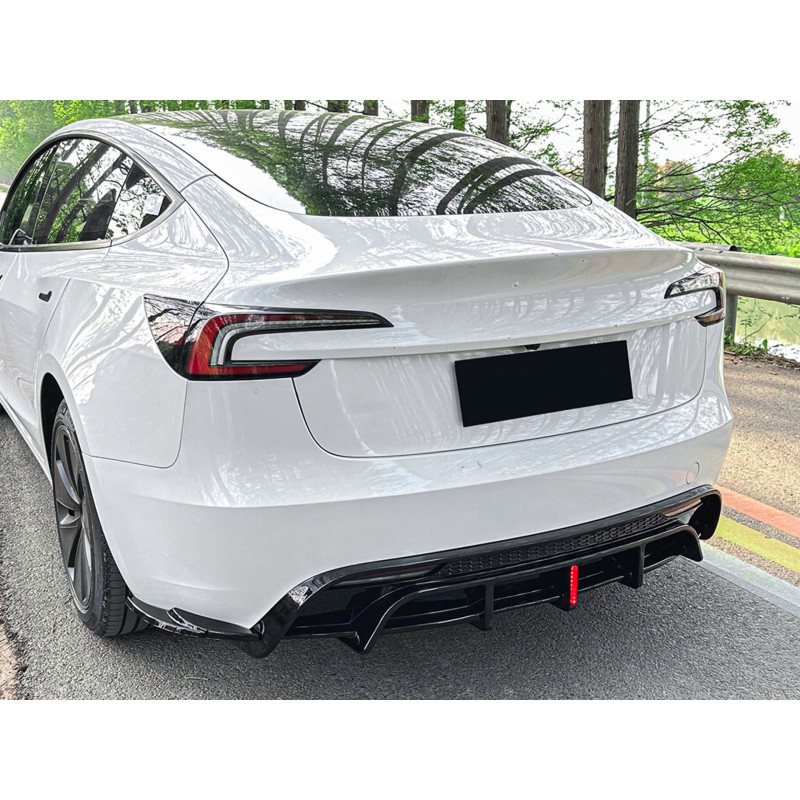 Накладка заднього бампера зі стопом для Tesla Model 3 2025- ABS пластик, колір чорний глянець