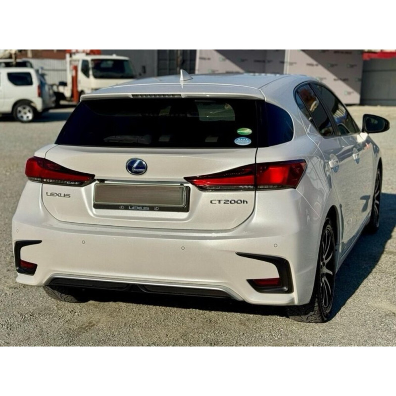 Бампер задній рестайлінг 2017+ для Lexus CT 200h 2010-2021