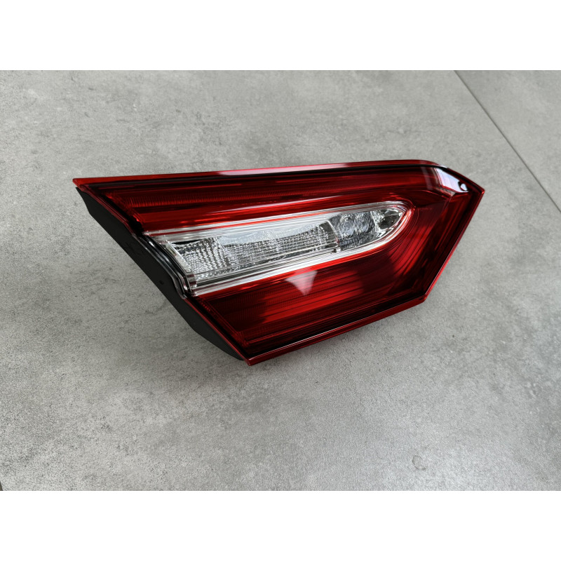 Задній ліхтар лівий внутрішній FULL LED Toyota Camry 70 ЄВРОПА ТА АМЕРИКА 2017-2020 1шт.