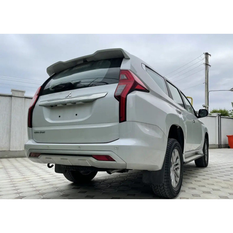 Спойлер козирок Mitsubishi Pajero Sport рестайлінг 2020+ ABS пластик під фарбування