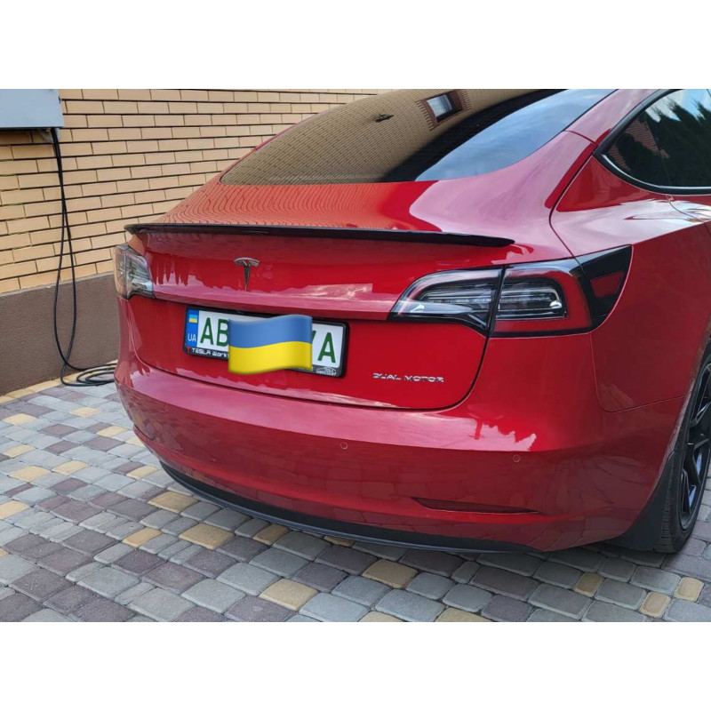Спойлер лип багажника Tesla model 3 2017- ABS пластик, колір чорний глянець