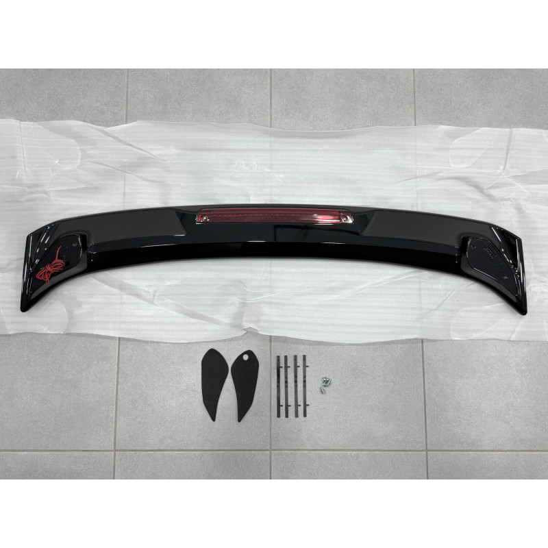 Спойлер багажника Toyota Corolla седан 2003-2006 ABS пластик, колір чорний глянець