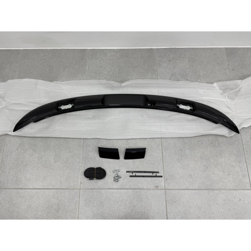 Спойлер козирок на кришку багажника Toyota Yaris 2011-2015 ABS пластик, колір чорний глянець