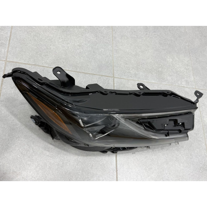 Права фара Toyota Camry 80 XSE USA 2023-