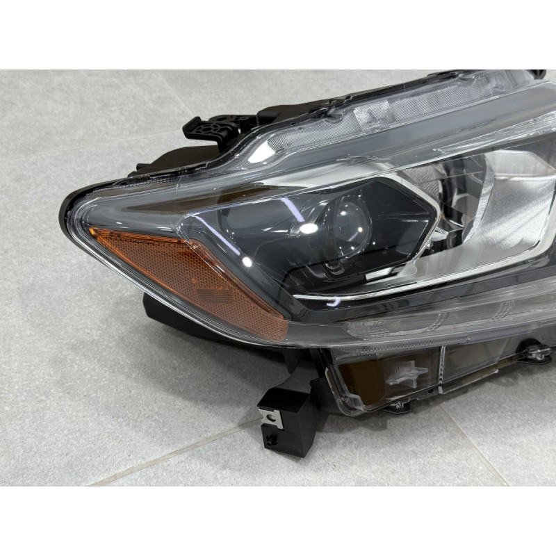 Права фара Full LED з лінзою для Nissan X-Trail 32 / Rogue 2014-2016