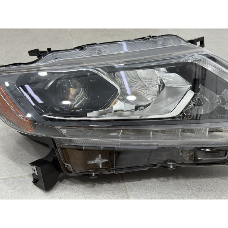 Права фара Full LED з лінзою для Nissan X-Trail 32 / Rogue 2014-2016