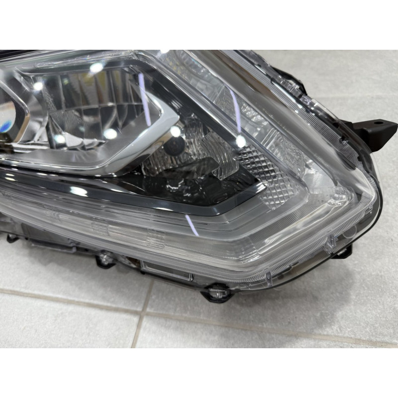 Права фара Full LED з лінзою для Nissan X-Trail 32 / Rogue 2014-2016
