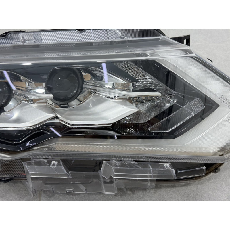 Права фара Full LED 2 лінзи ХРОМ для Nissan Rogue 32 2017-2020