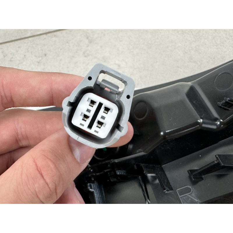 Задній ліхтар зовнішній правий FULL LED Toyota Camry 70 USA XLE XSE 2017-2020 1шт.