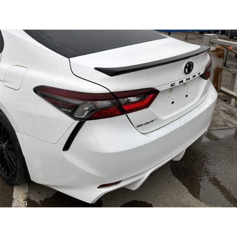 Спойлер лип багажника SE Toyota Camry 70 2018 - ABS пластик, колір чорний глянець
