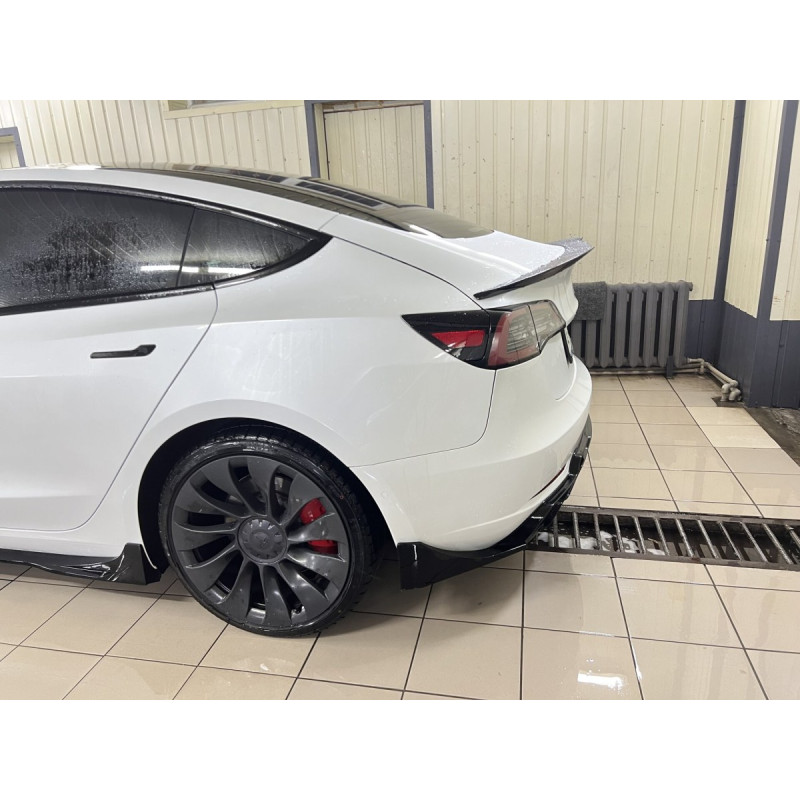 Спойлер лип багажника Tesla model 3 2017- ABS пластик, колір чорний глянець