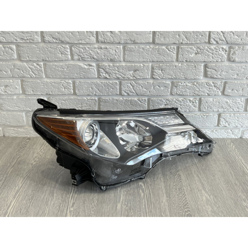 Права фара галоген Toyota RAV 4 АМЕРИКА 2013-2015