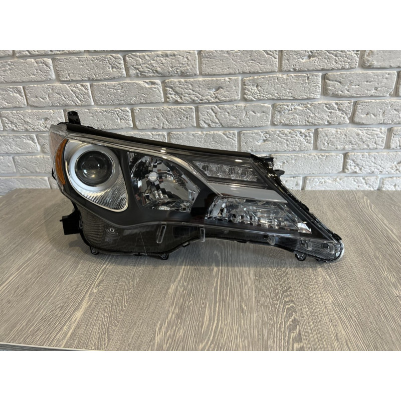 Права фара галоген Toyota RAV 4 АМЕРИКА 2013-2015