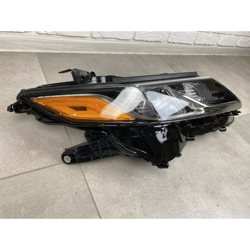 LED права фара Toyota Camry 70 LE SE USA 2017-2024