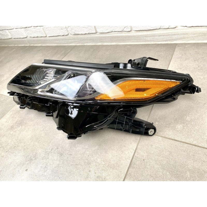 LED ліва фара Toyota Camry 70 LE SE USA 2017-2024