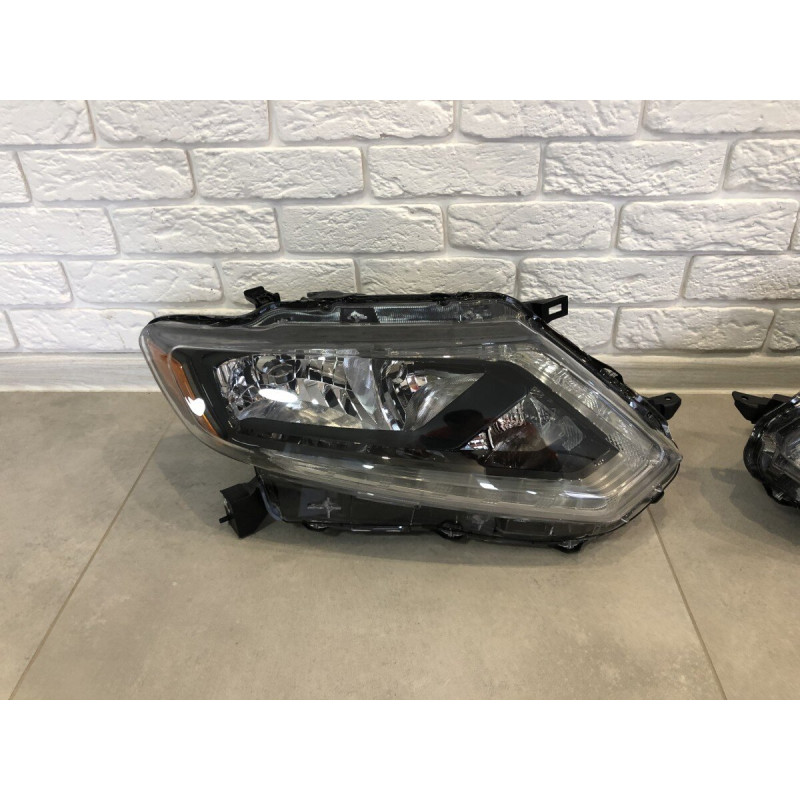 Фара права галоген Nissan Rogue T32 2014-2016 до рестайлінгу