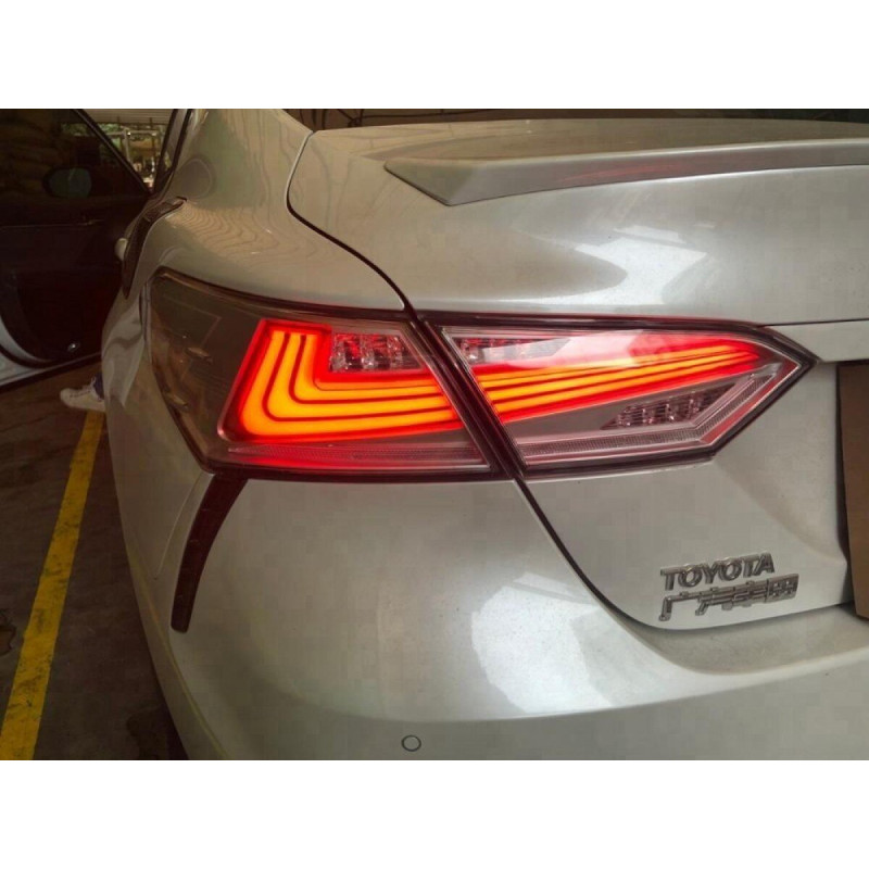 Задні діодні ліхтарі Toyota Camry 70 2018 - димчасті