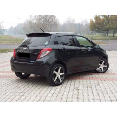 Спойлер козирок на кришку багажника Toyota Yaris 2011-2015 ABS пластик під фарбування