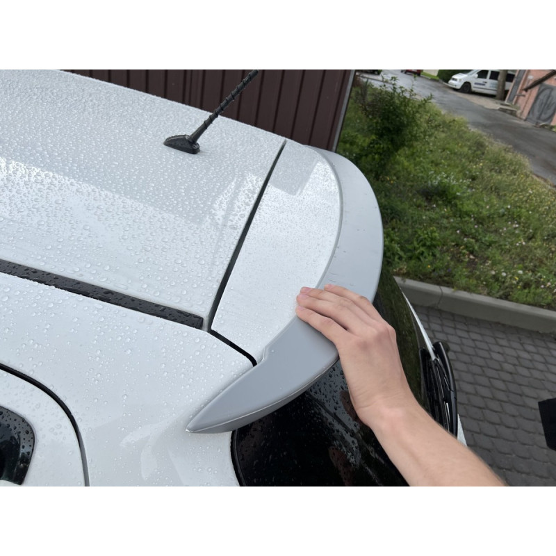Спойлер козирок на кришку багажника Toyota Yaris 2011-2015 ABS пластик під фарбування