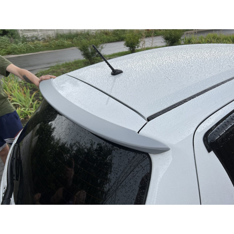 Спойлер козирок на кришку багажника Toyota Yaris 2011-2015 ABS пластик під фарбування