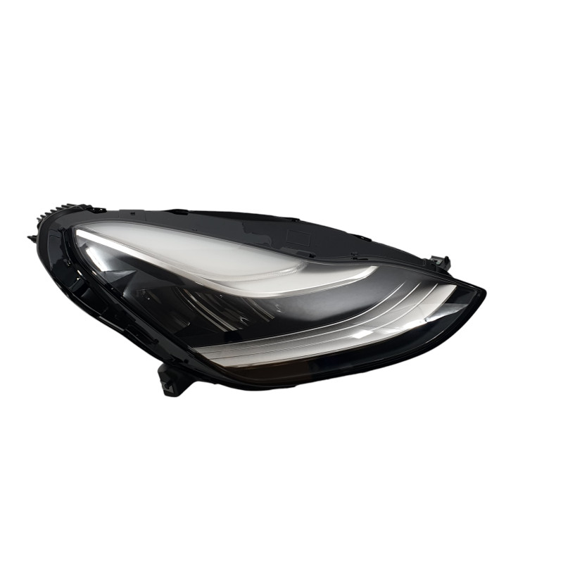 Передні фари LED на Tesla Model 3 2017-2022 року