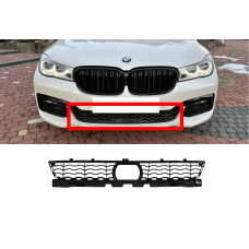 Решітки в бампер середня ( під радар ) M-Paket на BMW 7 Series G11 / G12 2015-2019 року
