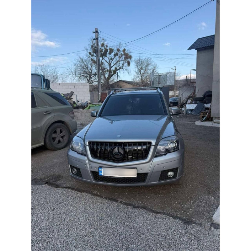 Решітка радіатора ( GT Full Black ) на Mercedes-Benz GLK-Class X204 2008-2012 року