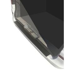 Накладка на задній бампер з загином DDU (пластик) Матова для мерседес Viano 2004-2014 рр