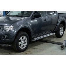 Бокові пороги Maydos V2 (2 шт. алюміній -2026 нерж) для Mitsubishi L200 2006-2015 рр