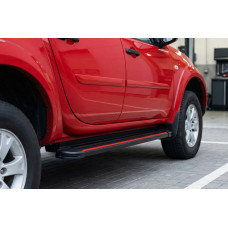 Бокові пороги Maya Red (2 шт. алюміній) для Mitsubishi L200 2015-2024 рр
