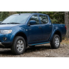 Бокові пороги Maya Blue (2 шт. алюміній) для Mitsubishi L200 2015-2024 рр