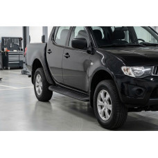 Бокові пороги Tayga Black (2 шт. алюміній) для Mitsubishi L200 2015-2024 рр