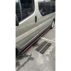 Бокові пороги Maya Red-Black (2 шт. Алюміній) коротка база для Renault Trafic 2015- рр