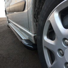 Бокові пороги Rainbow (2 шт. алюміній) XS – Коротка база для Opel Vivaro 2019- рр